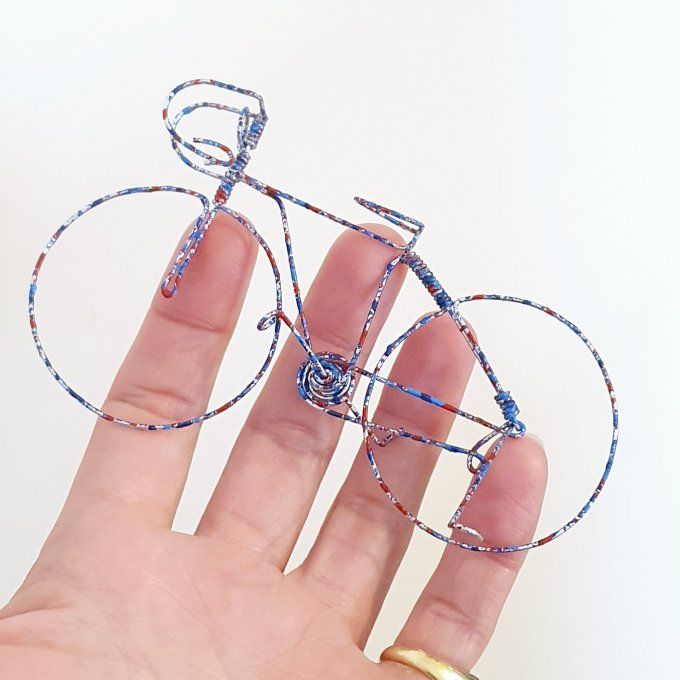 Vélo bleu miniature en métal