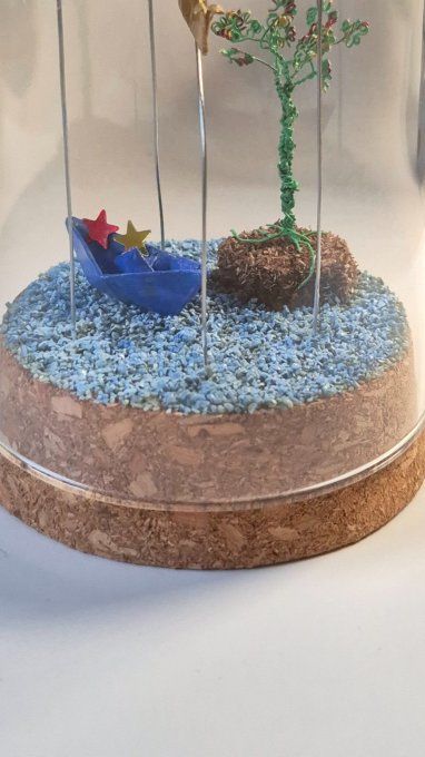 Cloche de verre avec origamis miniatures 